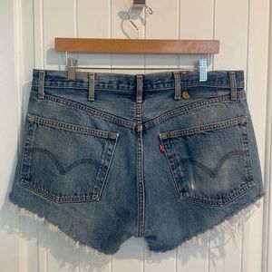 Levi’s cut off jean shorts